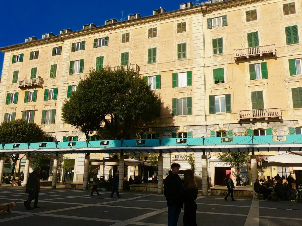 Central Savona Exterior foto